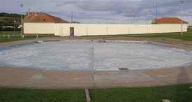 Empty paddling pool
